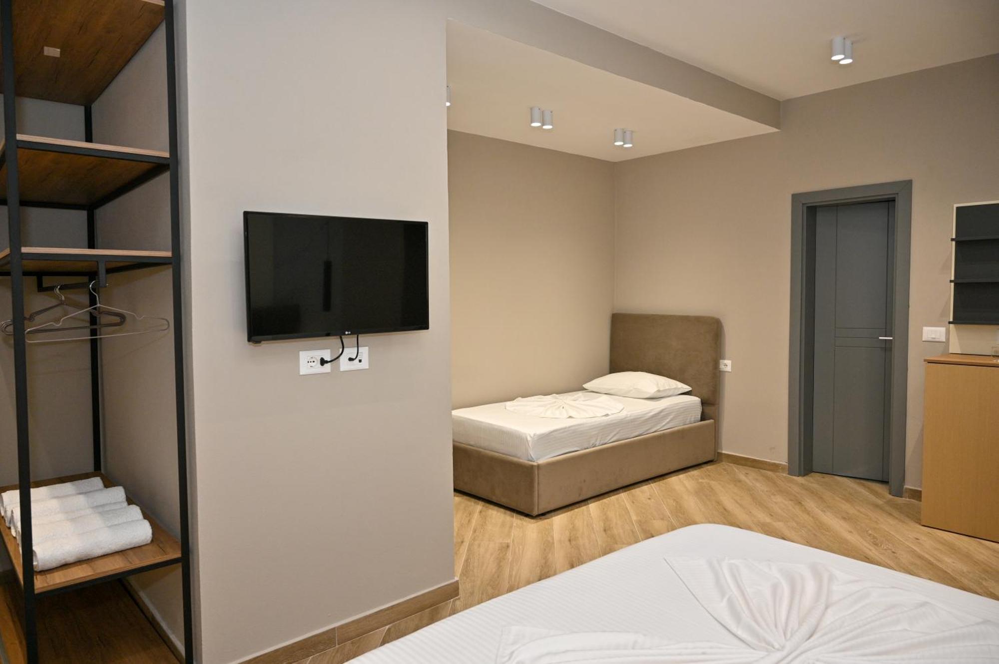 Monduro Hotel Durres Phòng bức ảnh