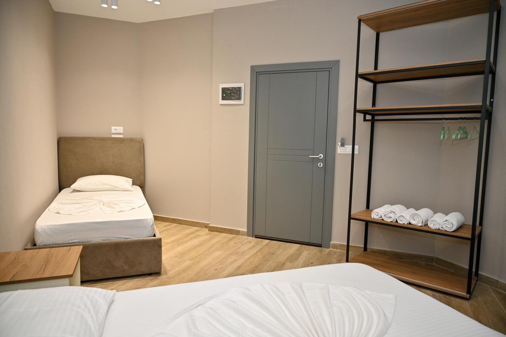 Monduro Hotel Durres Phòng bức ảnh