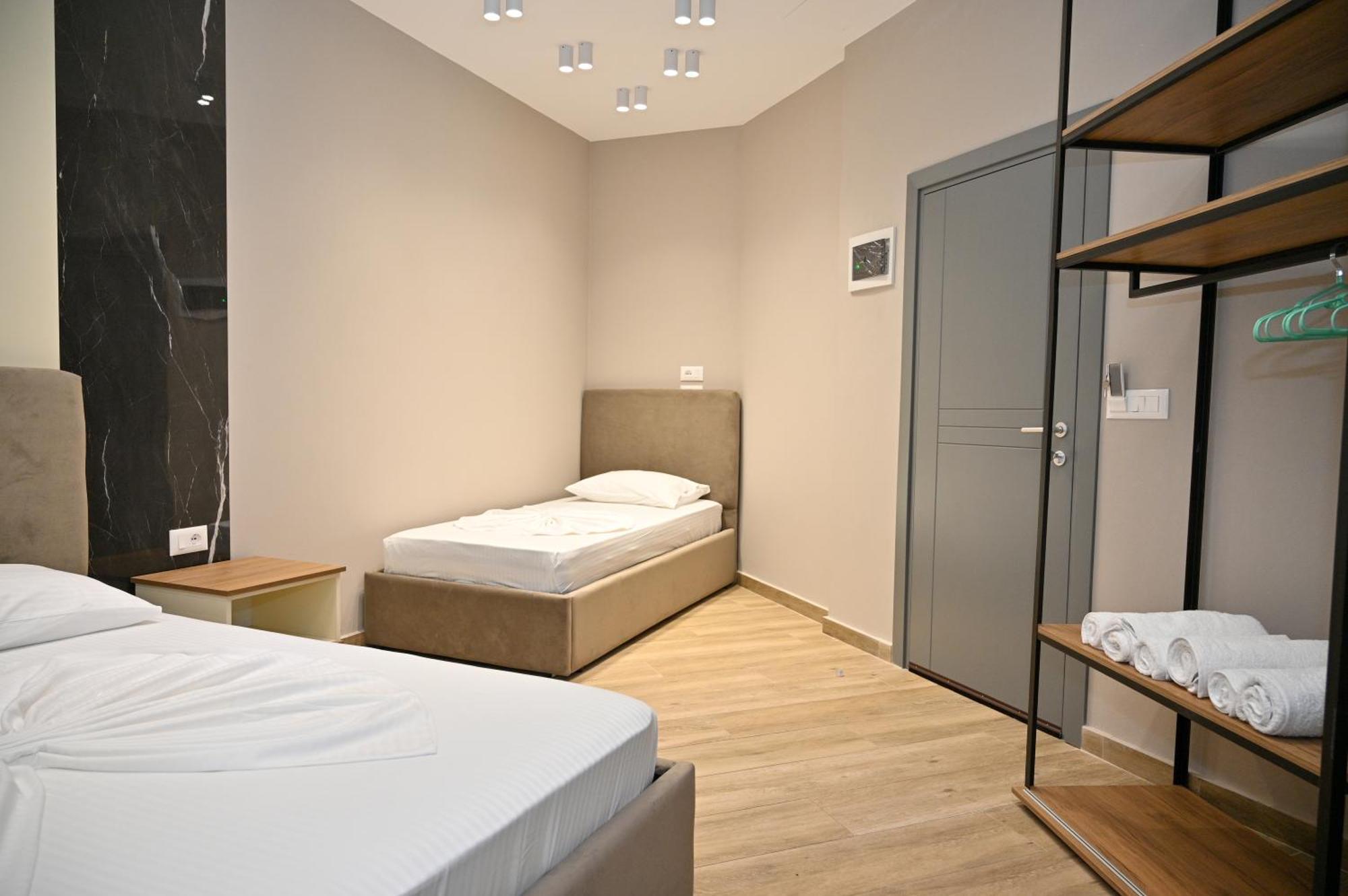 Monduro Hotel Durres Phòng bức ảnh