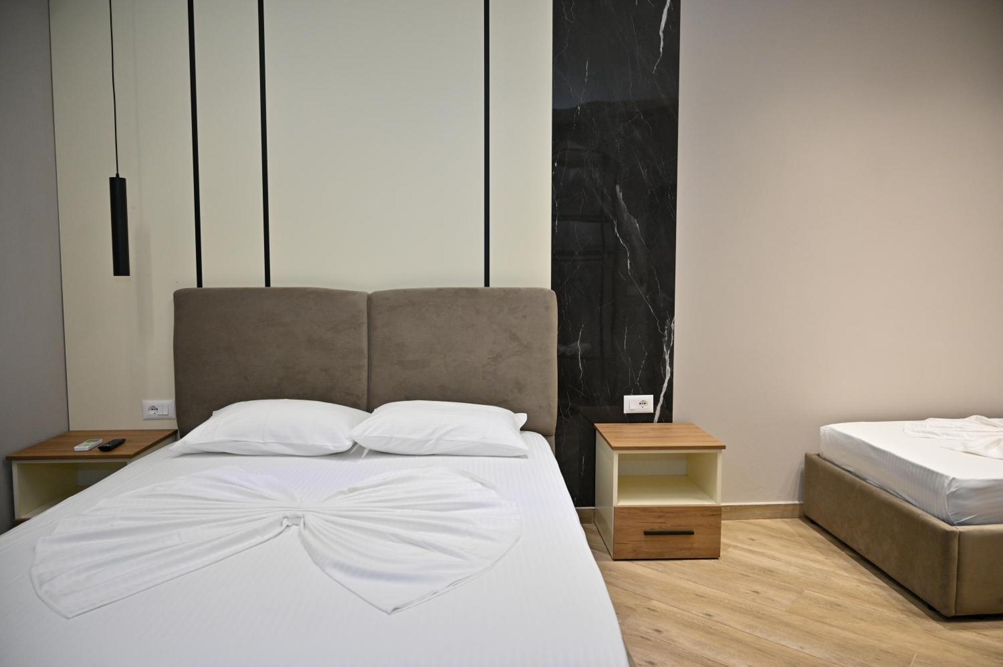 Monduro Hotel Durres Phòng bức ảnh