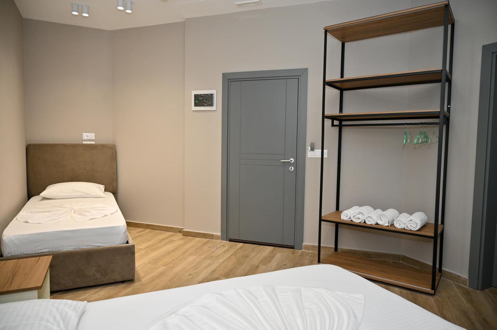 Monduro Hotel Durres Phòng bức ảnh