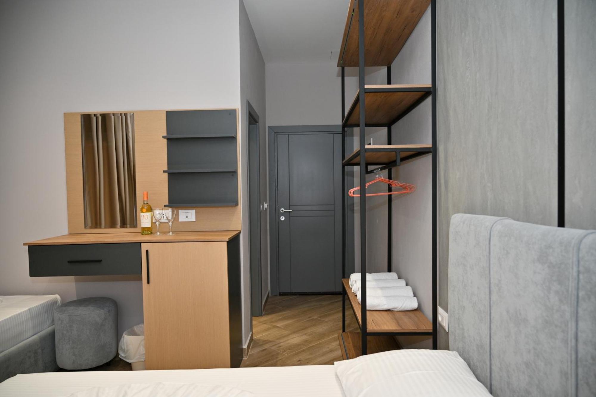 Monduro Hotel Durres Phòng bức ảnh