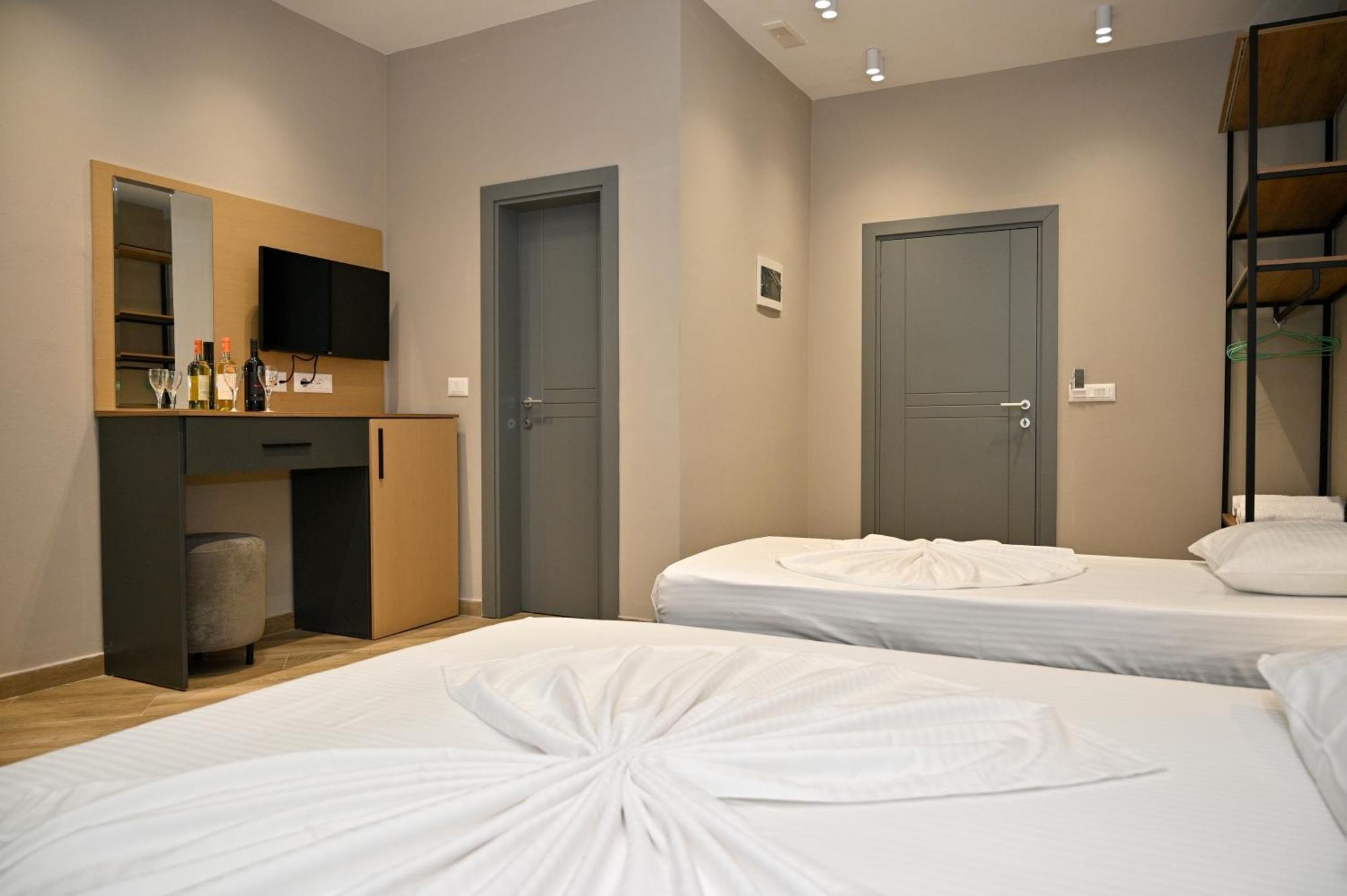 Monduro Hotel Durres Phòng bức ảnh